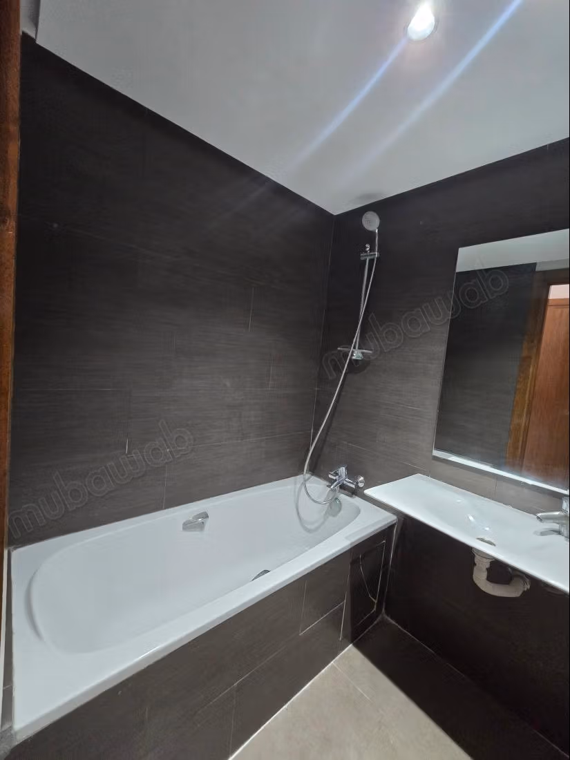 Renovated 3-bedroom apartment