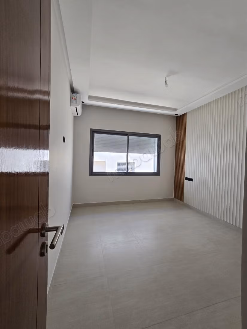 Renovated 3-bedroom apartment