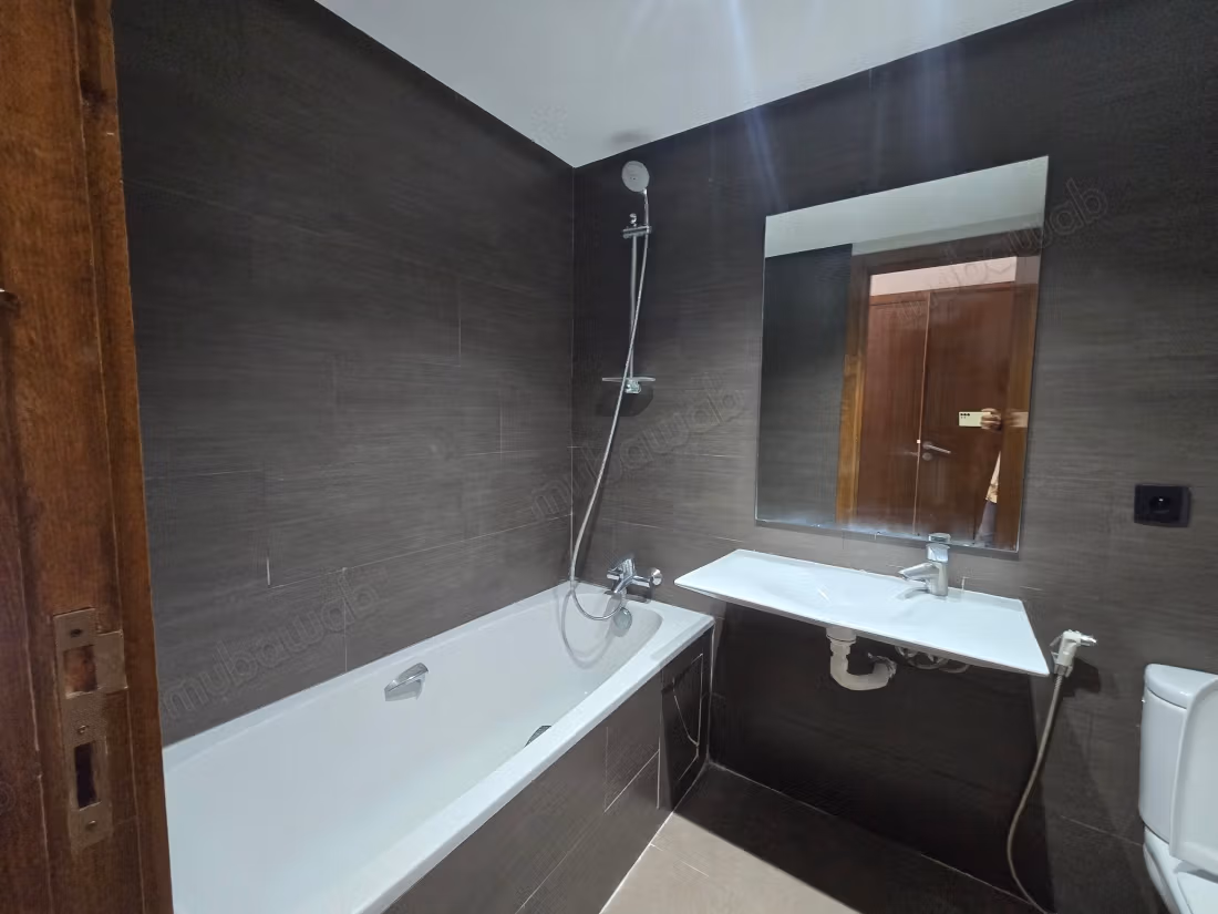Renovated 3-bedroom apartment