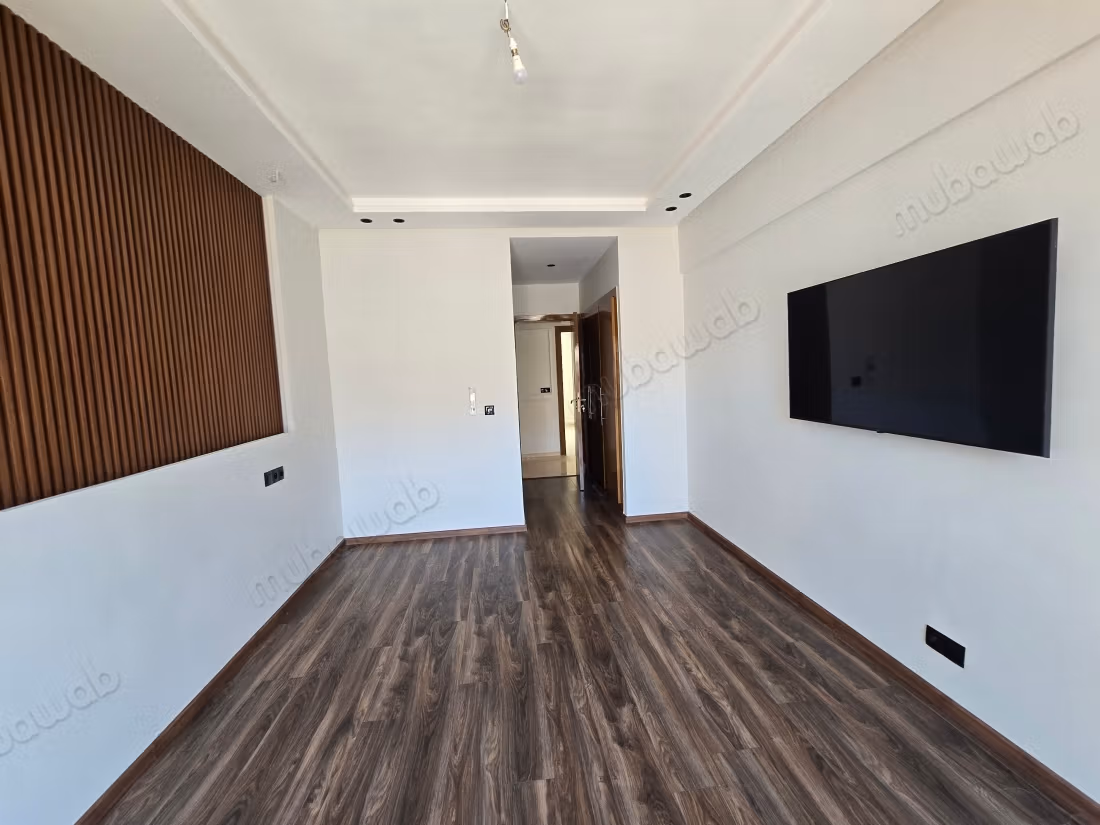 Renovated 3-bedroom apartment