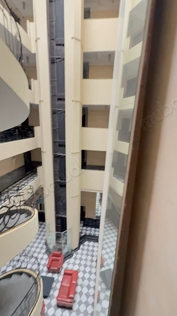 Bell'appartamento in affitto a Hivernage. Superficie di 173 m². Arredato
