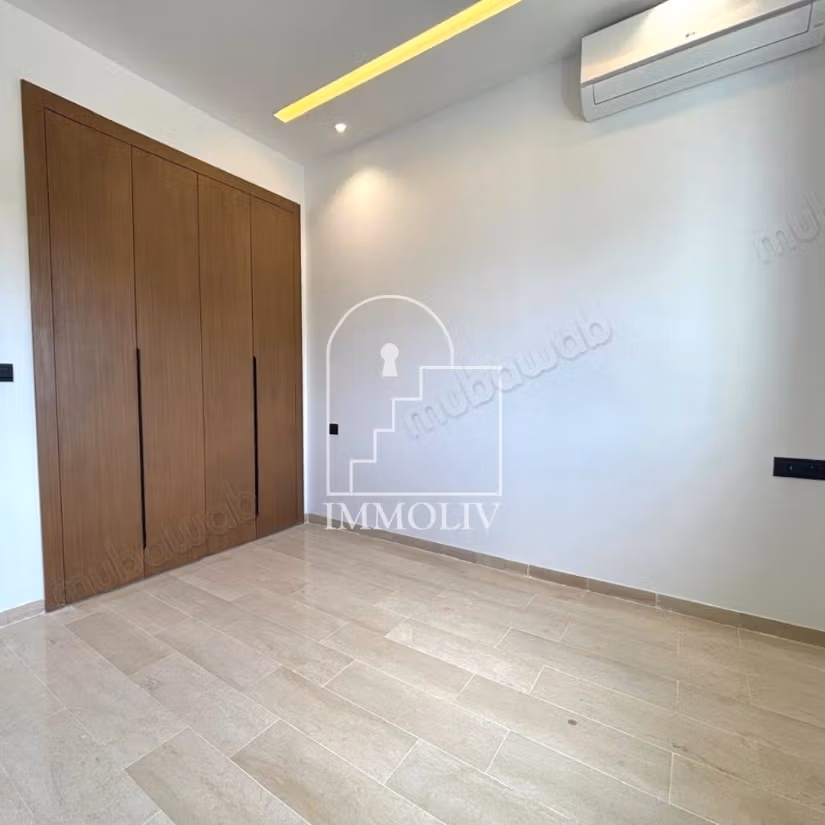 A vendre un appartement S2 neuf à la Soukra