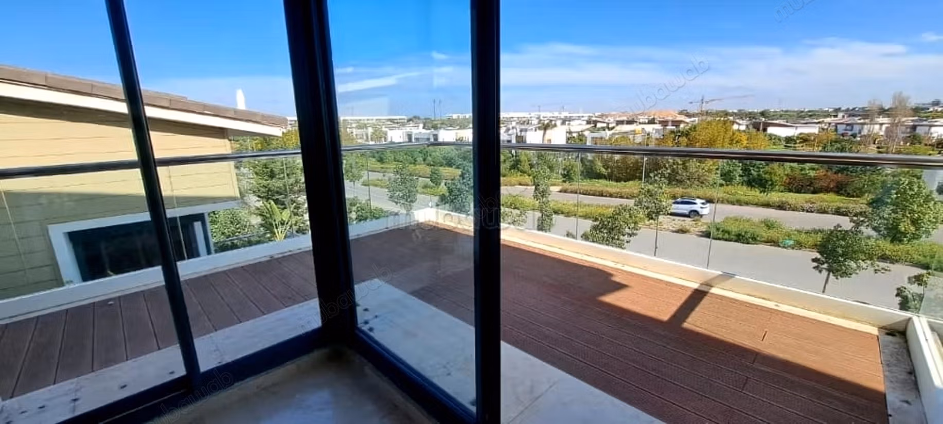 Duplex d'exception à louer – vide