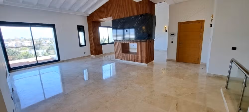 Duplex d'exception à louer – vide