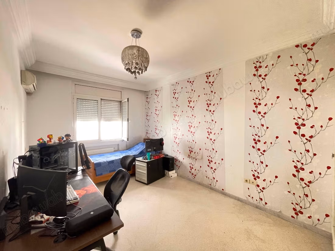 A vendre un appartement en s2 à l'aouina