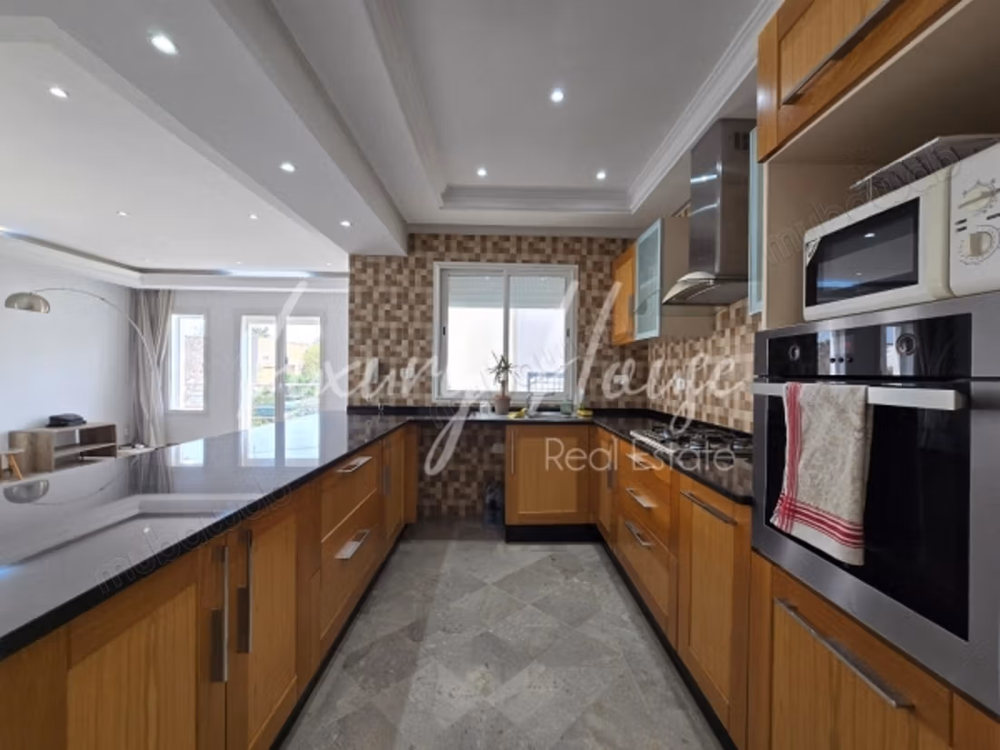 Villa floor S3 empty or furnished in La Marsa