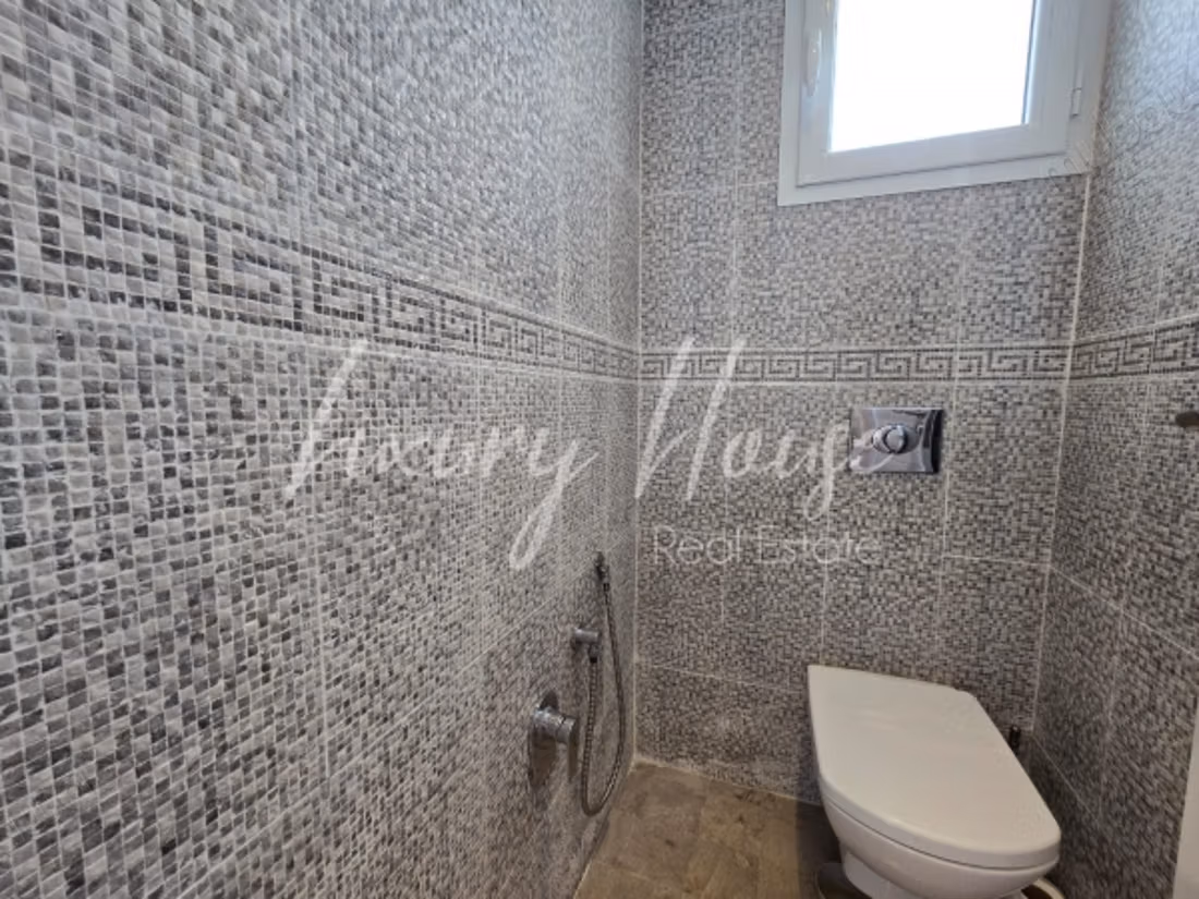 Villa floor S3 empty or furnished in La Marsa