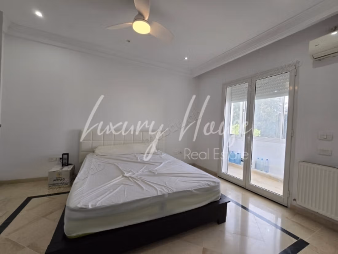 Villa floor S3 empty or furnished in La Marsa