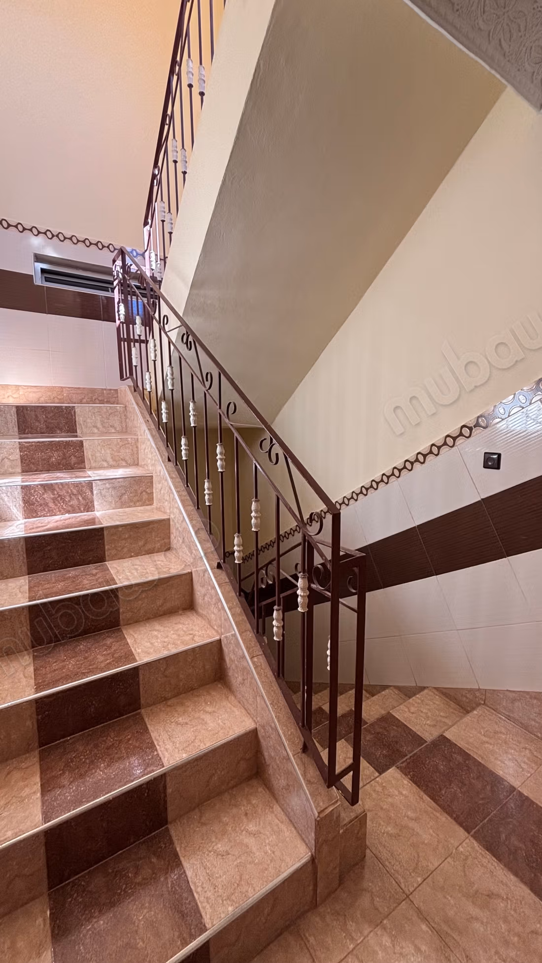 Large Family House or Shared Accommodation – 6 Rooms