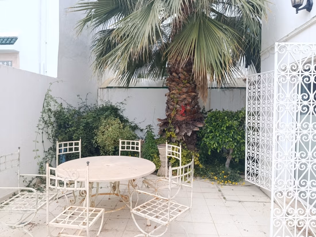 À louer à l’année – s1 avec terrasse & jardin