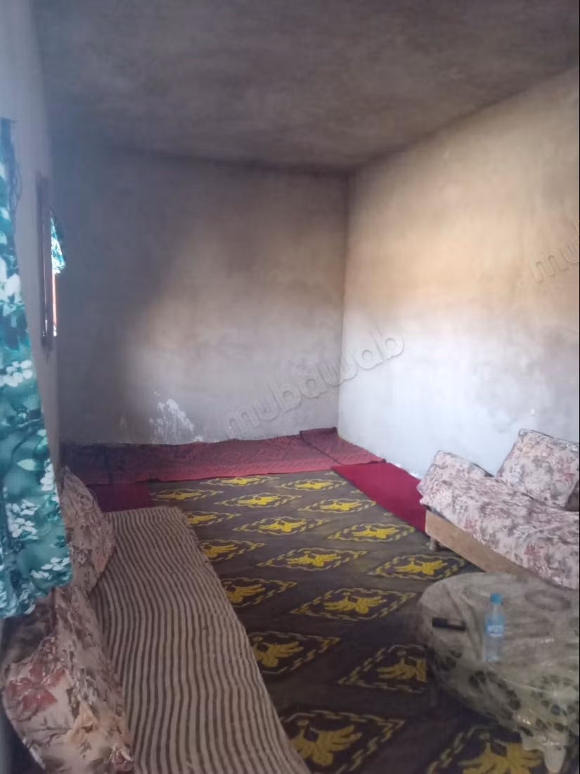 Wonderful house for sale in Talmost. 1 nice room. Quiet environment with a mountain view, secure door