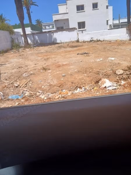Terrain à vendre à Riyad. 
Surface totale 600 m²