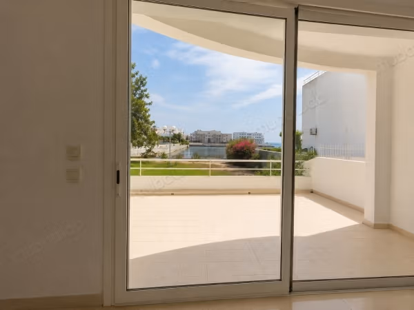 Apartment for rent directly overlooking the lake