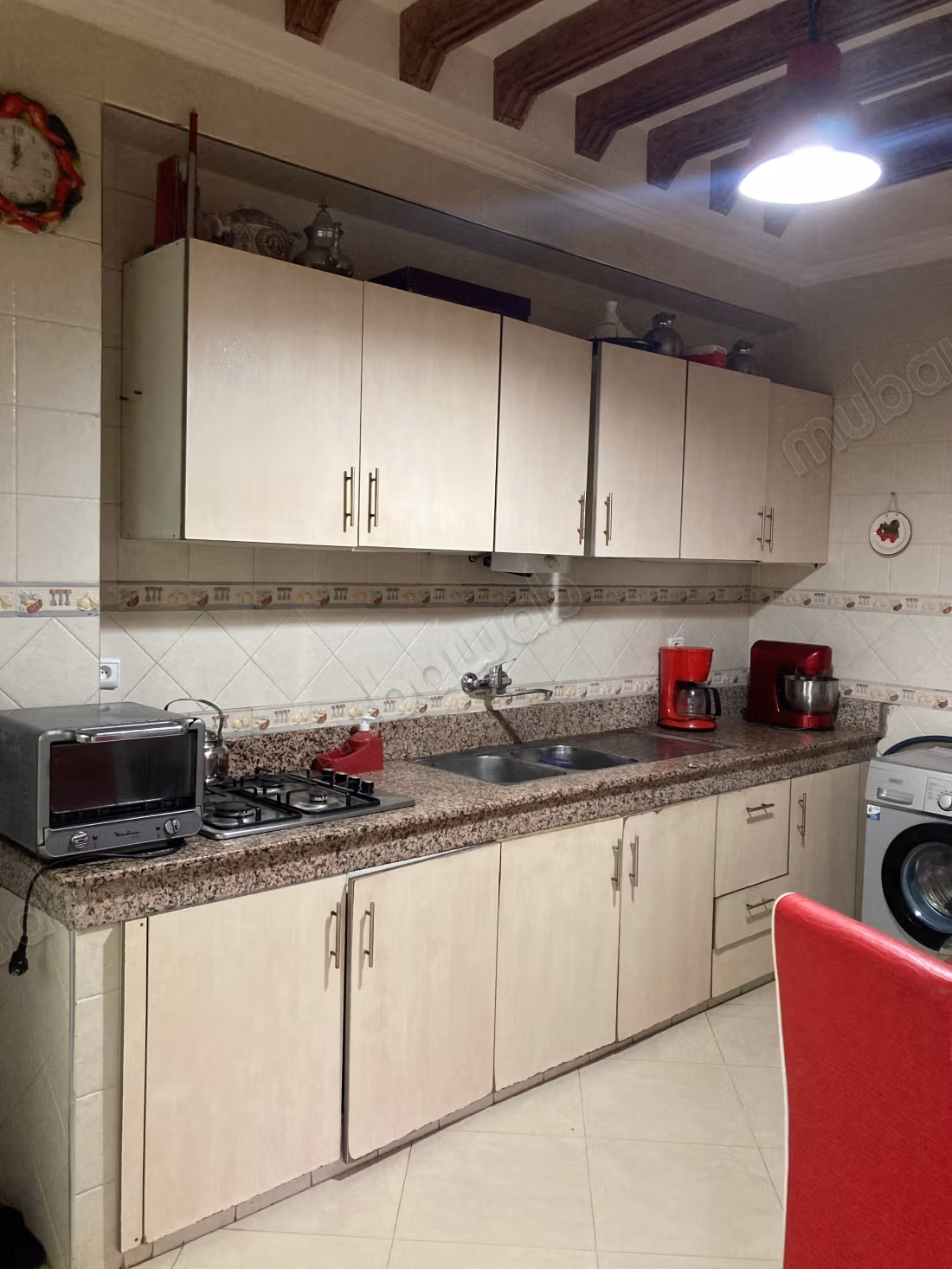 Affitto stagionale ad Ahlane. 4 camere. Internet