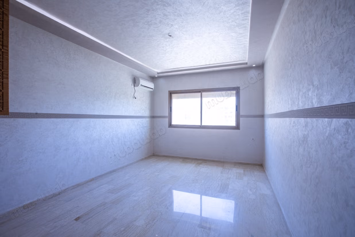 Local commercial en vente à Bouskoura. Surface de 32 m²