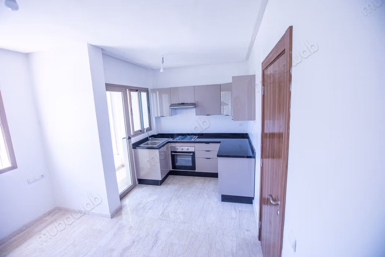 Local commercial à vendre à Bouskoura. Surface totale 70 m²