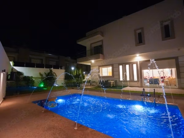 Spacieuse villa à la vente à Tanja balia
