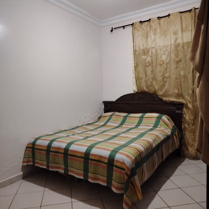 Holiday apartment for rent in Martil. 6 large rooms. Satellite dish, secure residence