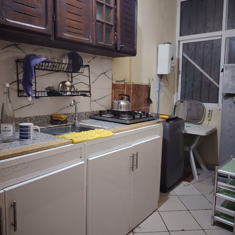 Holiday apartment for rent in Martil. 6 large rooms. Satellite dish, secure residence