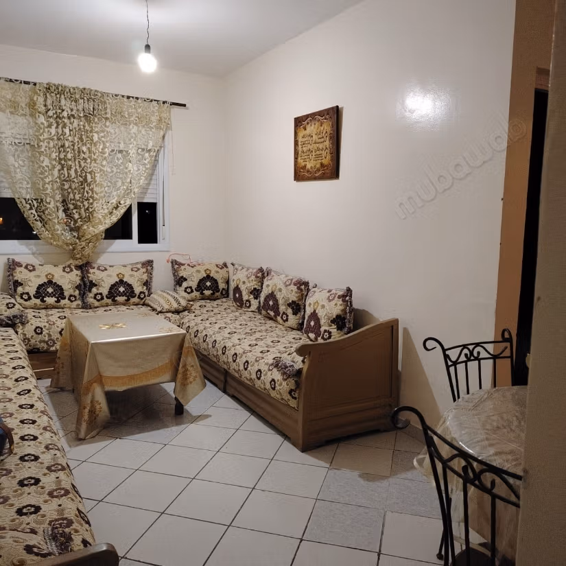 Holiday apartment for rent in Martil. 6 large rooms. Satellite dish, secure residence