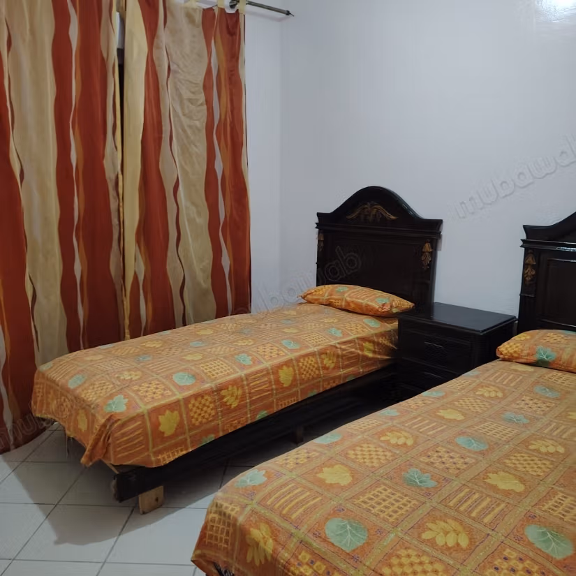 Holiday apartment for rent in Martil. 6 large rooms. Satellite dish, secure residence