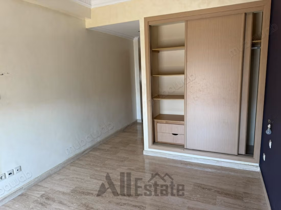 Empty apartment for rent - Residence Les Champs 4