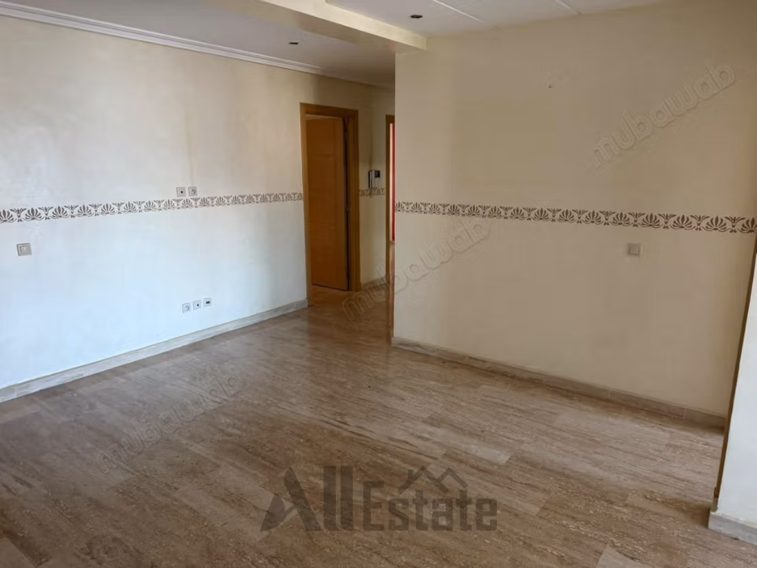 Empty apartment for rent - Residence Les Champs 4