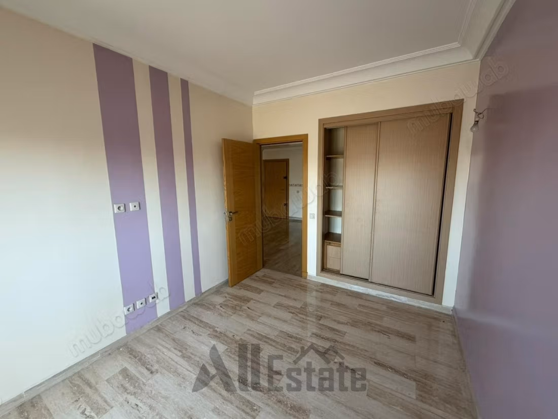 Empty apartment for rent - Residence Les Champs 4