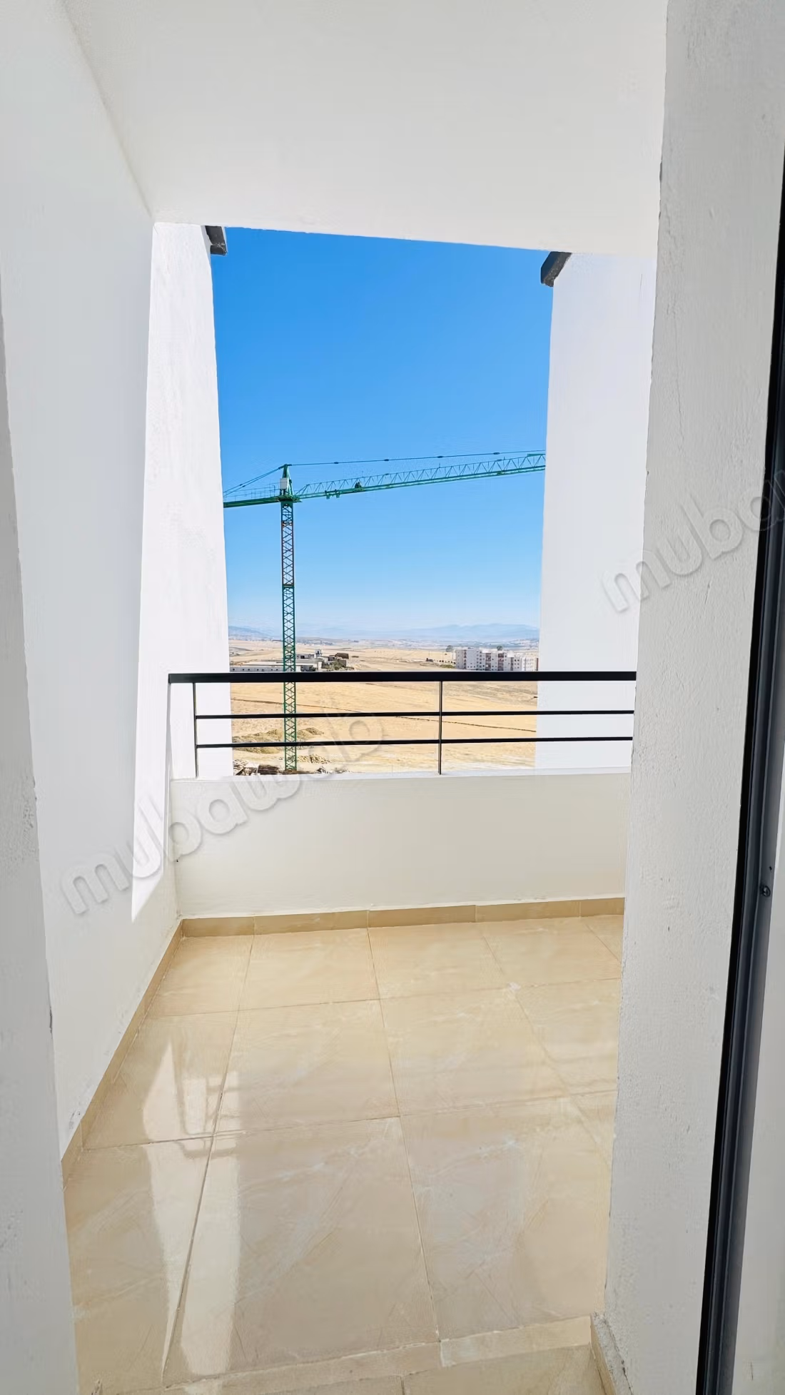 Apartment for rent in Hay Hassani. 2 beautiful bedrooms. Quiet environment with mountain view, double glazing.