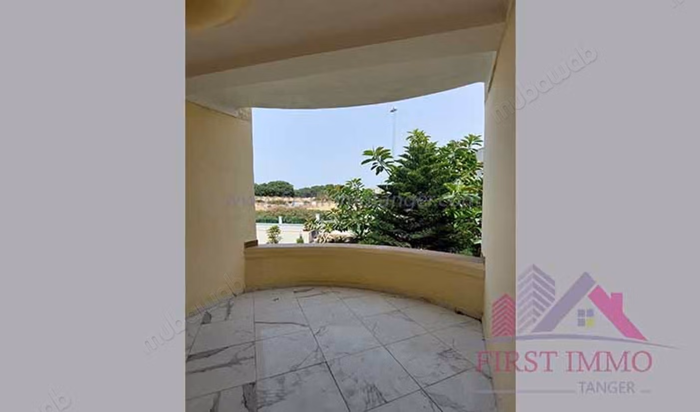 Spacious Villa with Garden for Rent