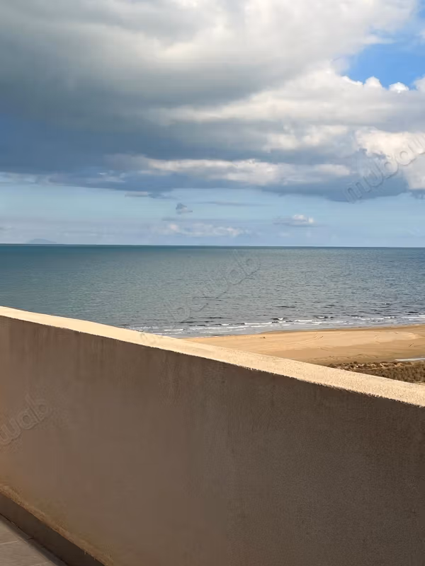S2 meublé pieds dans l'eau vue sur mer