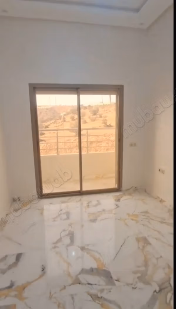 Superbe appartement à vendre à Hay Mohammadi. 2 habitaciones salon agradables. Ascensor