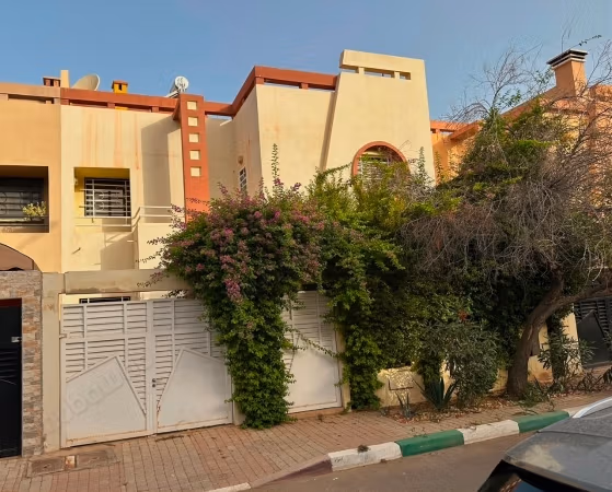 Villa 200 m² – Résidence avec piscine
