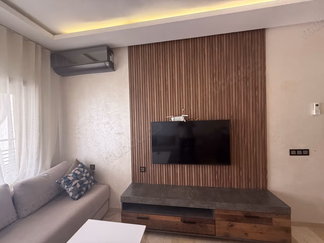 Superbe studio à vendre à Route Casablanca. 
1 chambre. 
Bien meublé — 3