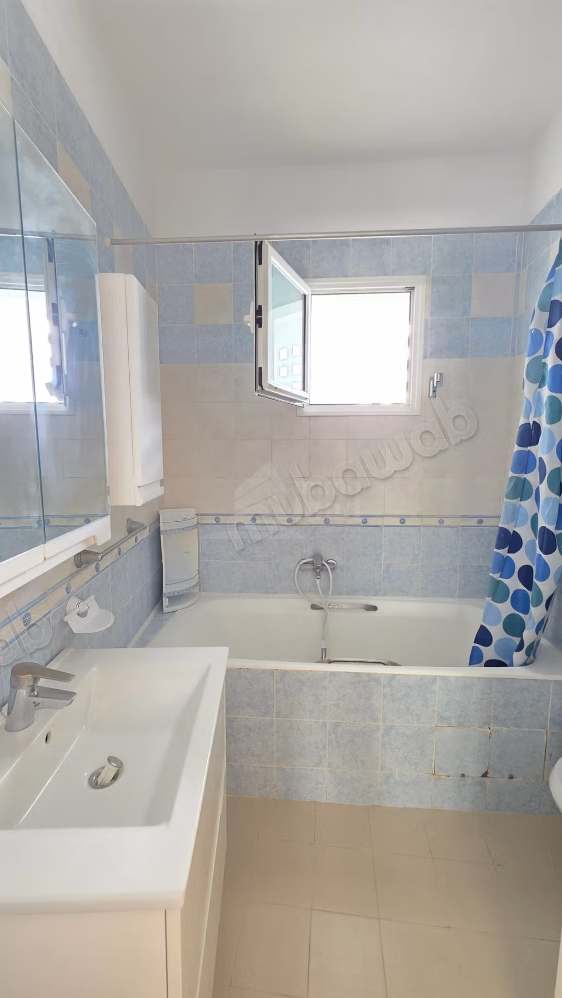Appartement s3 de 140m2 à cité Ennasr