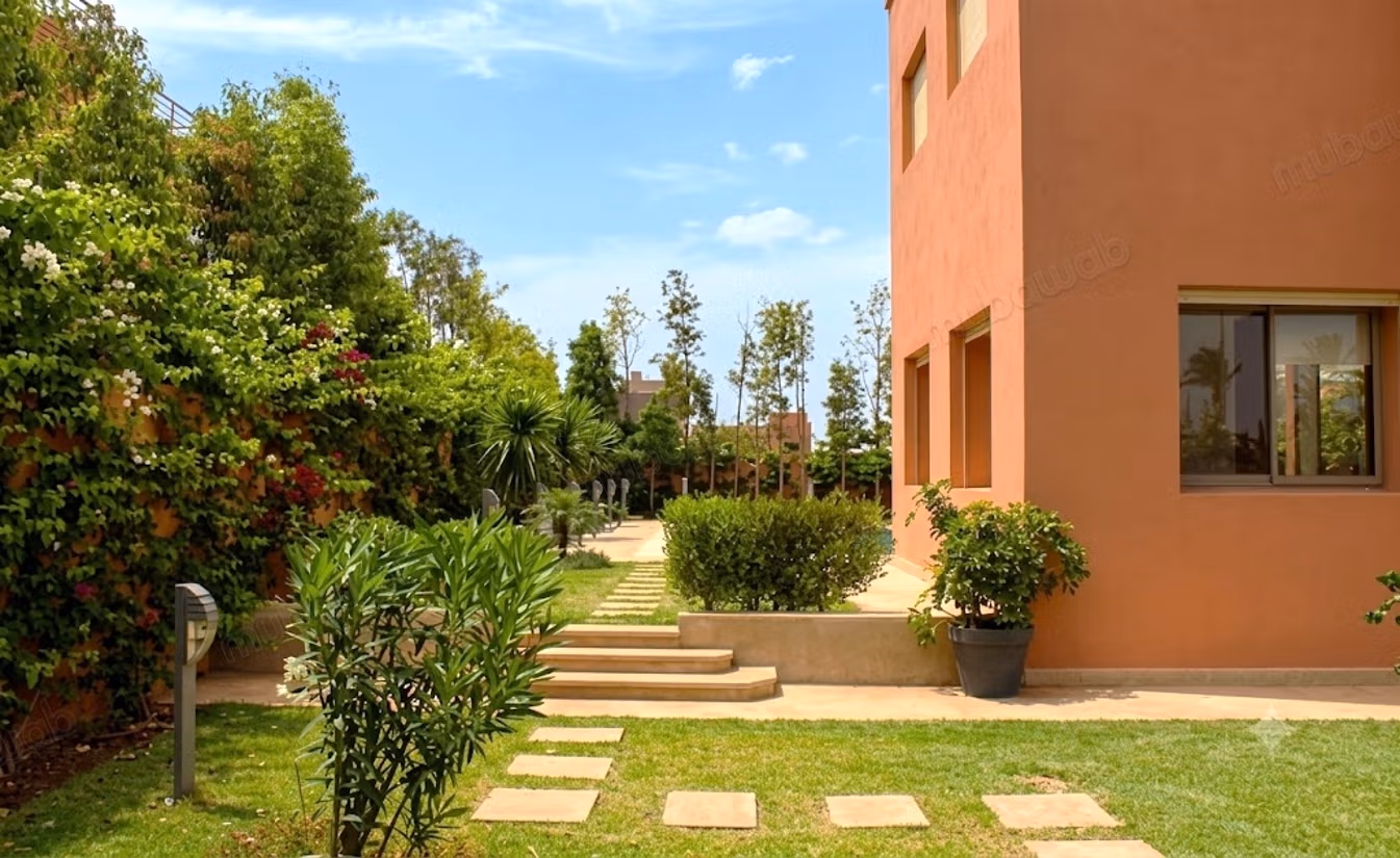 Beautiful Contemporary Villa with Pool in Chrifia