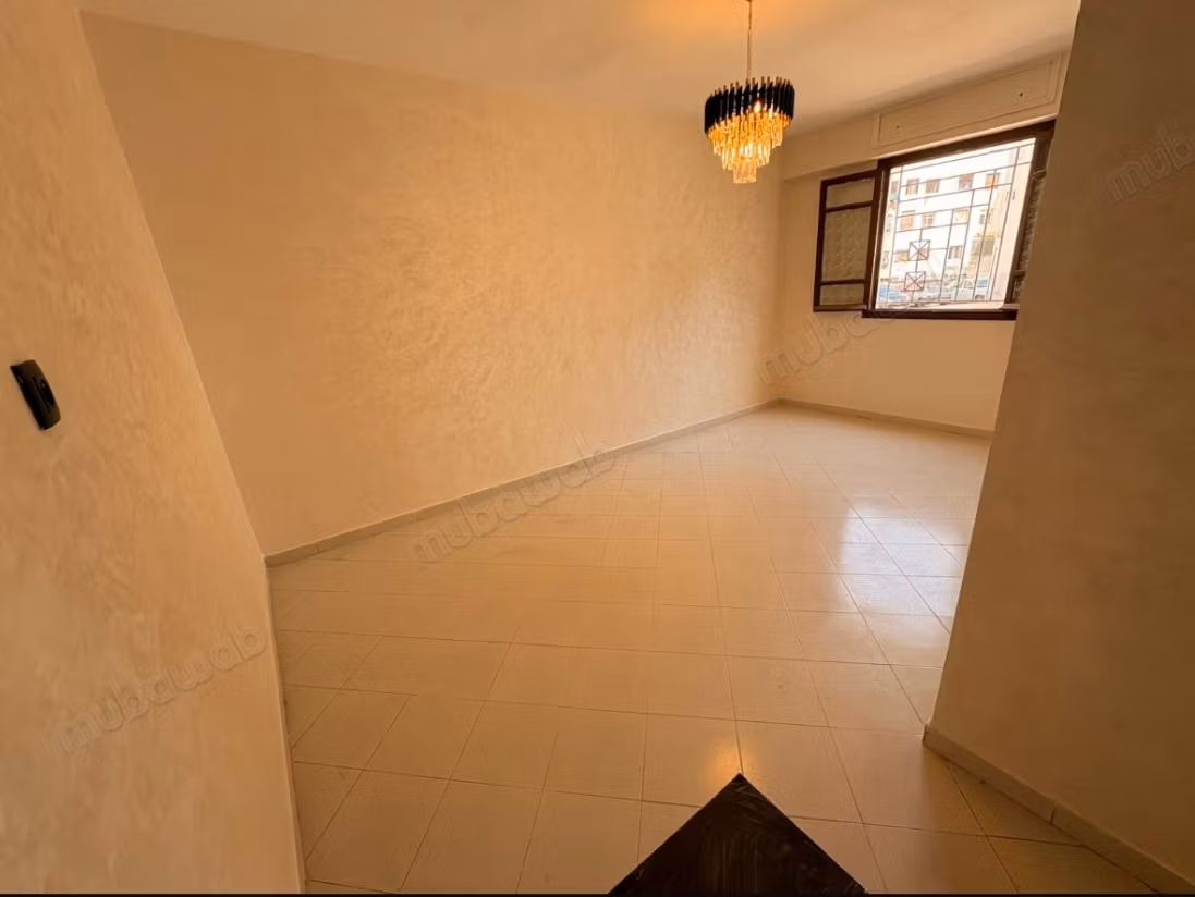 Appartement te koop in Oulfa. 4 grote kamers