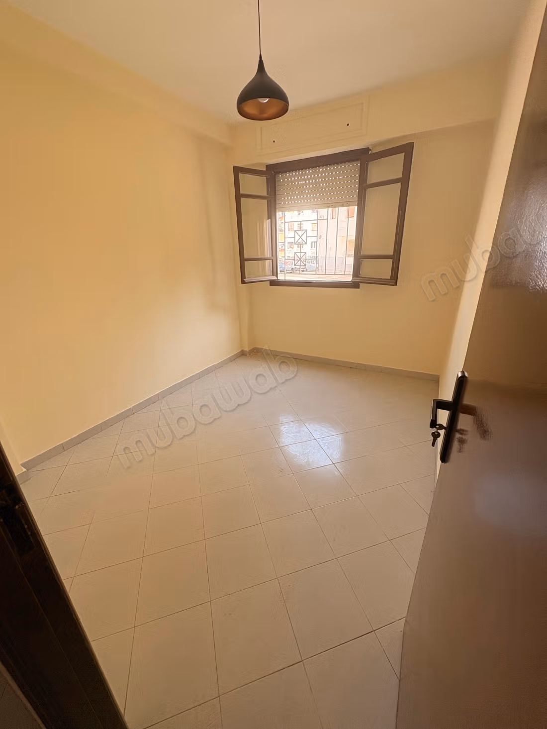 Appartement te koop in Oulfa. 4 grote kamers