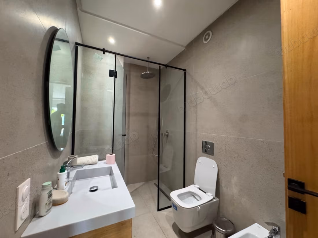 Appartamento in affitto a Oasis. Superficie di 136 m². Arredato