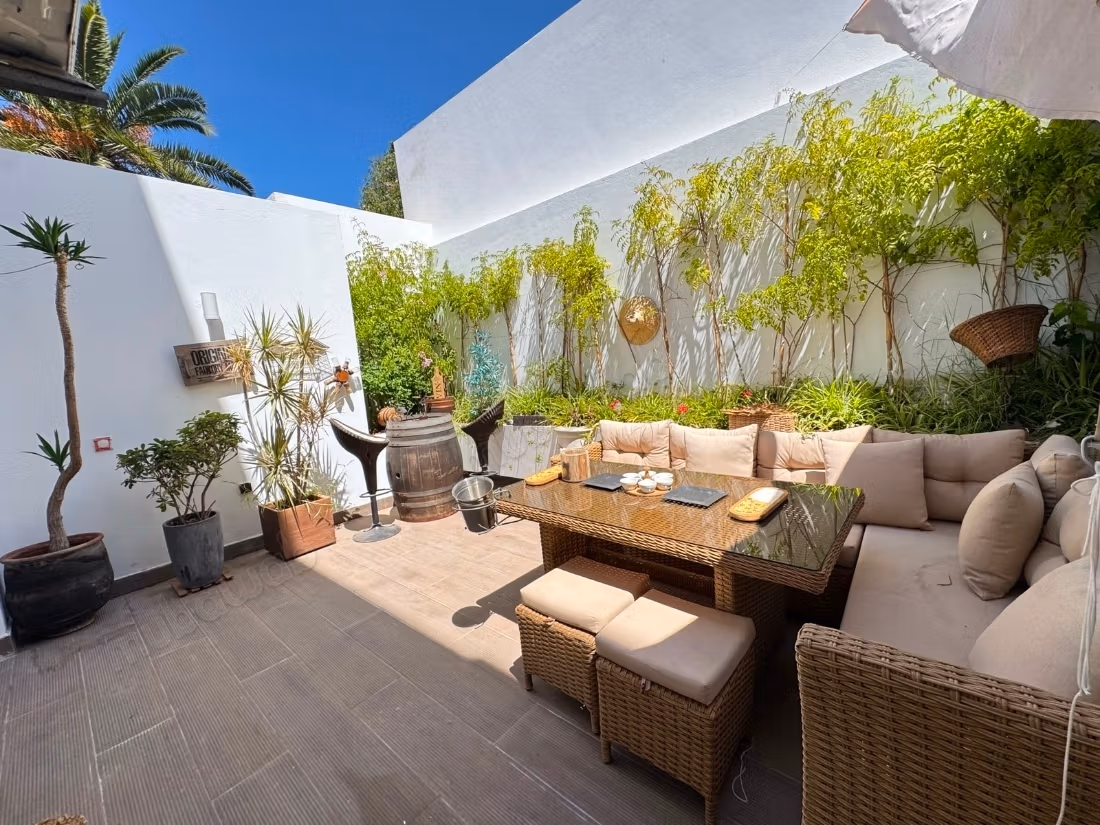 Appartamento in affitto a Oasis. Superficie di 136 m². Arredato