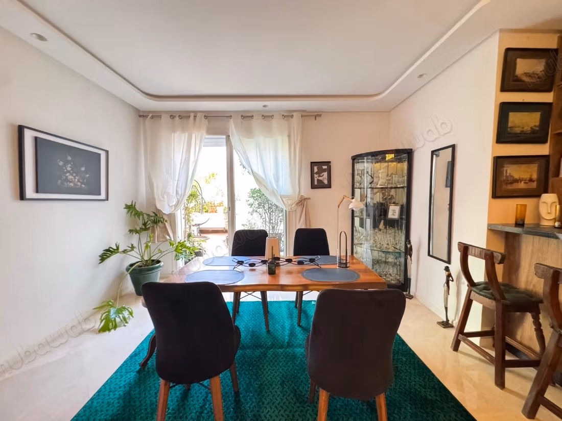 Appartamento in affitto a Oasis. Superficie di 136 m². Arredato