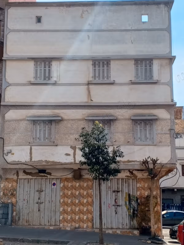 Casa en venta en Mabroka. Superficie de 69 m²