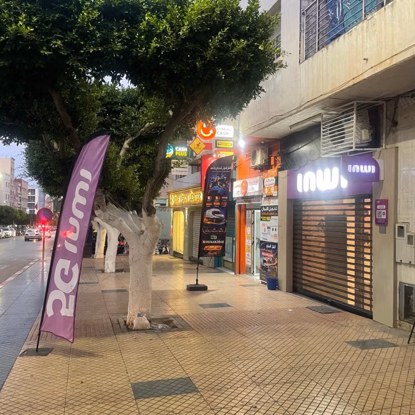 Bel appartement COMMERCIAL en location en Centre ville. Surface totale 75 m². Double vitrage