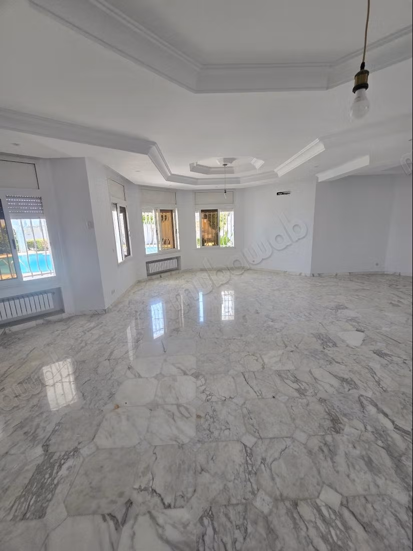 Villa de luxe à la marsa location pied dans l'eau
