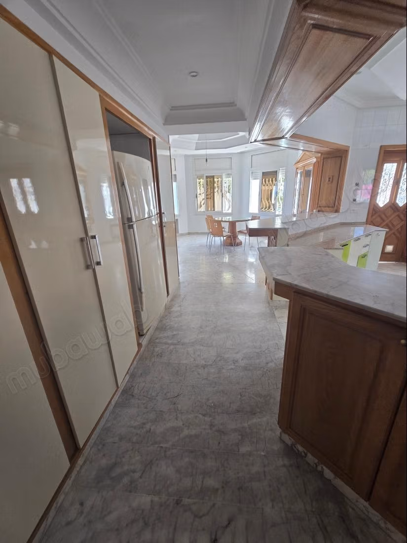 Villa de luxe à la marsa location pied dans l'eau
