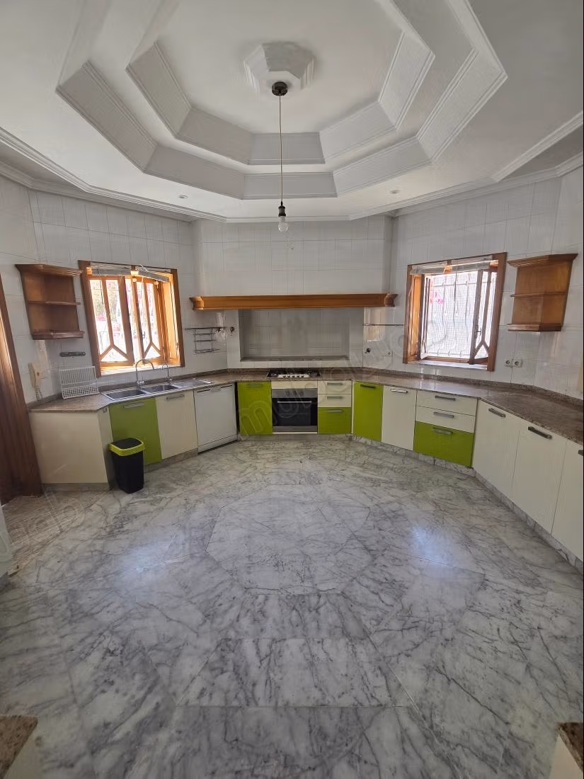 Villa de luxe à la marsa location pied dans l'eau