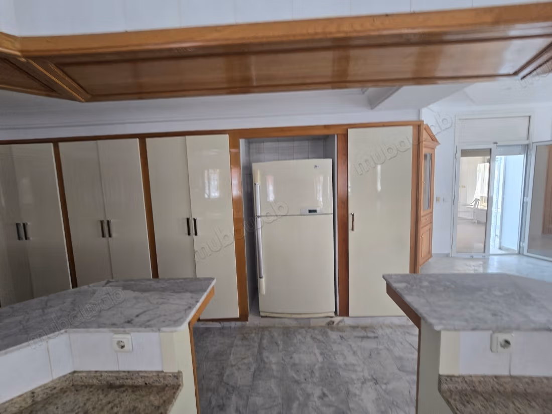 Villa de luxe à la marsa location pied dans l'eau