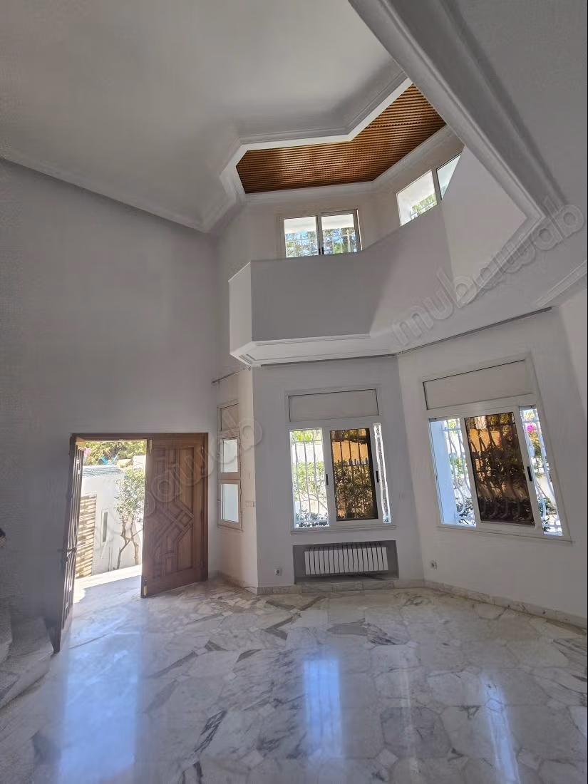 Villa de luxe à la marsa location pied dans l'eau