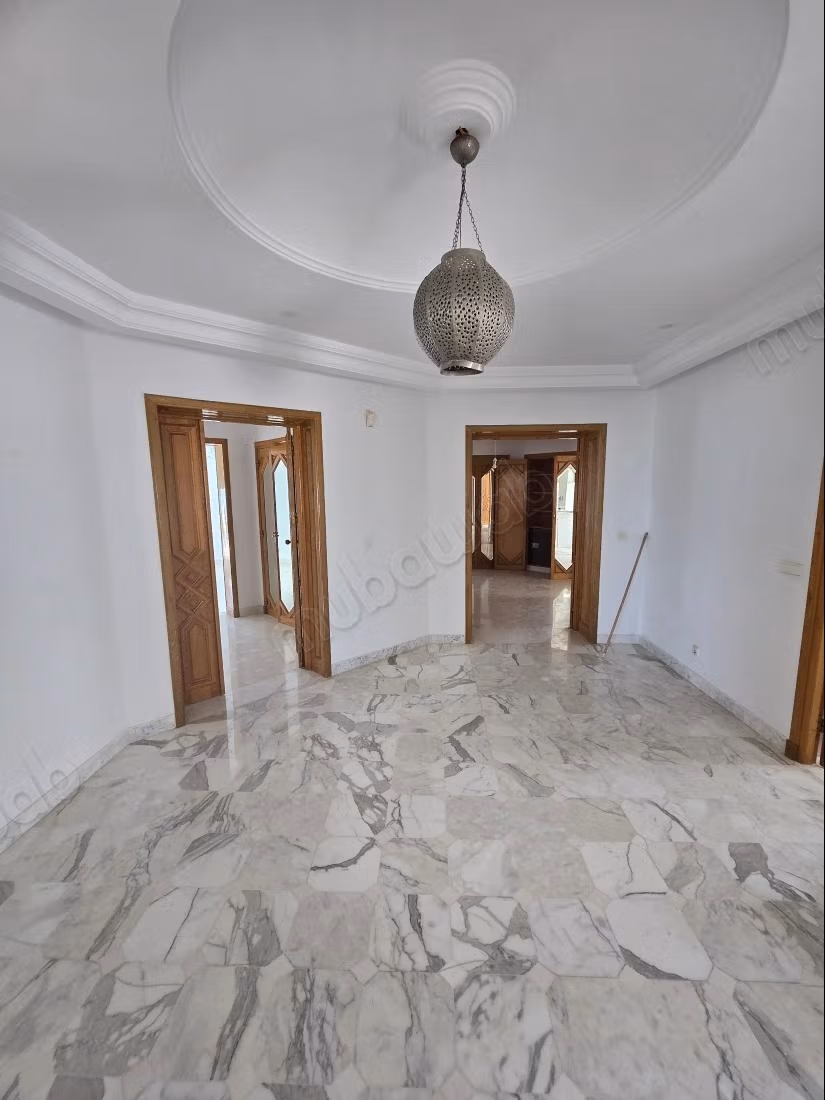 Villa de luxe à la marsa location pied dans l'eau