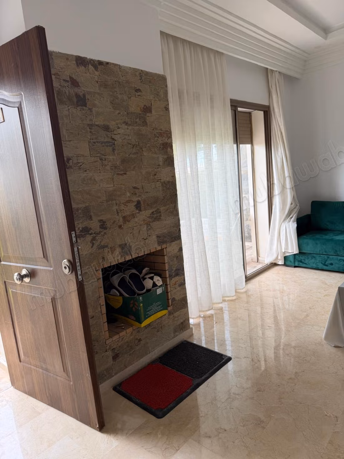 Affitto stagionale sulla spiaggia del giardino. Superficie 143 m². Garage e terrazza